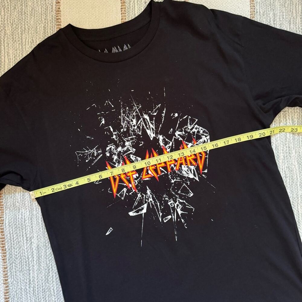 Def Leppard Black Cotton Crewneck Short Sleeves Graphic T-Shirt Men’s Size Large - Picture 5 of 6